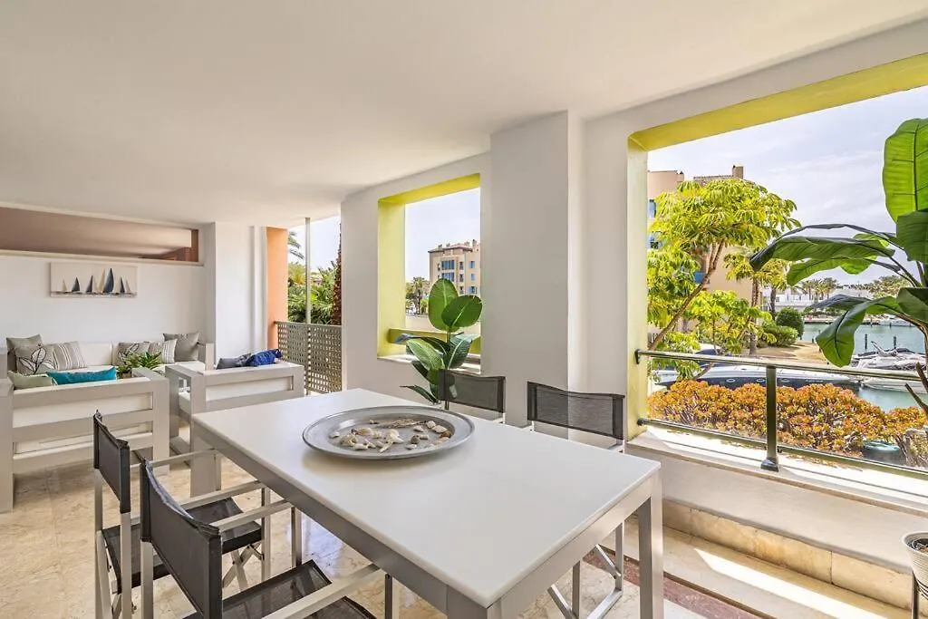 Apartament Stunning Tropical Oasis 3Br, Pool And Water Views Sotogrande